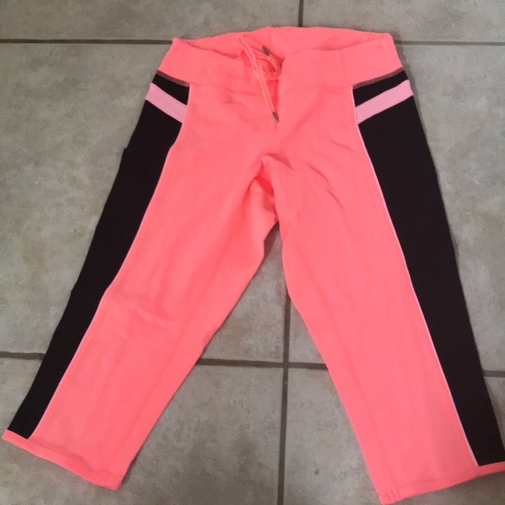 Lululemon crops